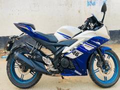 YAMAHA R15 V2